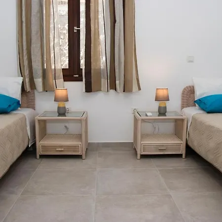 Aloni In * Triopetra